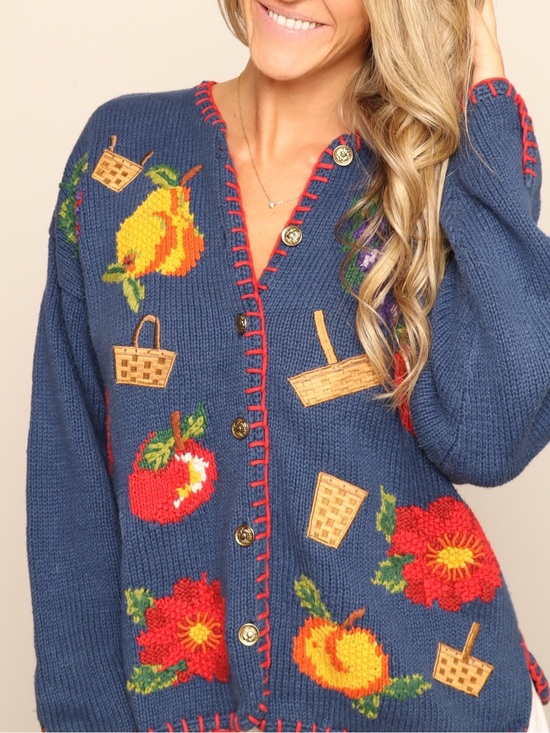 Vintage Sweaters - RARE Vintage EUC Heirloom Longaberger Basket Knit Sweater